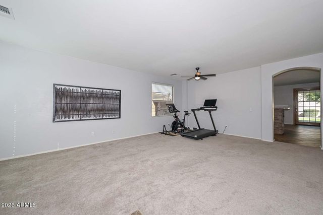 8352 W MOLLY Lane, Peoria, AZ 85383