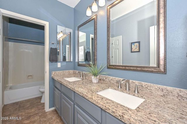 8352 W MOLLY Lane, Peoria, AZ 85383