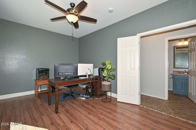 8352 W MOLLY Lane, Peoria, AZ 85383