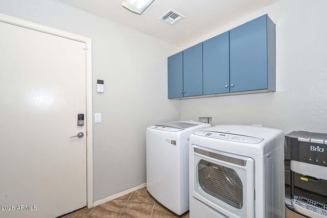 8352 W MOLLY Lane, Peoria, AZ 85383