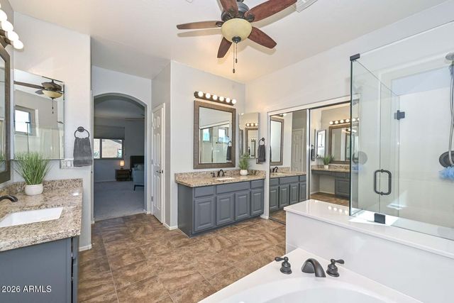 8352 W MOLLY Lane, Peoria, AZ 85383