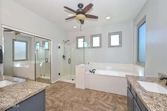 8352 W MOLLY Lane, Peoria, AZ 85383