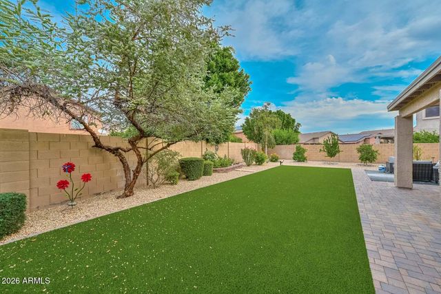 8352 W MOLLY Lane, Peoria, AZ 85383