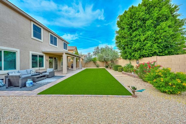 8352 W MOLLY Lane, Peoria, AZ 85383