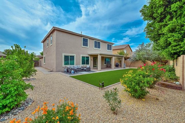 8352 W MOLLY Lane, Peoria, AZ 85383