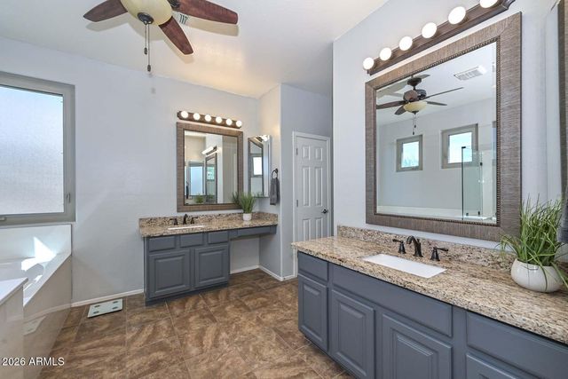 8352 W MOLLY Lane, Peoria, AZ 85383