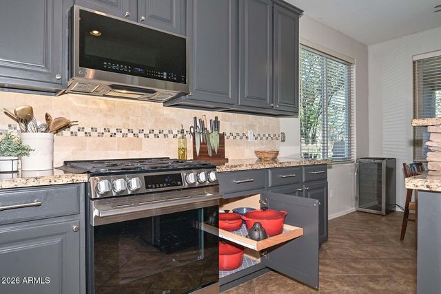 8352 W MOLLY Lane, Peoria, AZ 85383