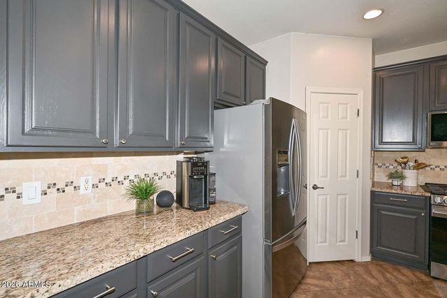 8352 W MOLLY Lane, Peoria, AZ 85383