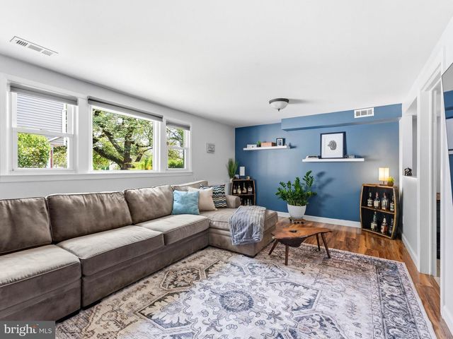 2212 CHESTNUT HILL DR, Cinnaminson, NJ 08077