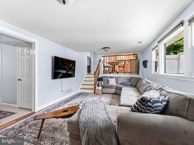 2212 CHESTNUT HILL DR, Cinnaminson, NJ 08077