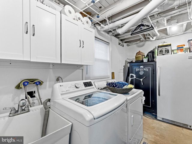 2212 CHESTNUT HILL DR, Cinnaminson, NJ 08077