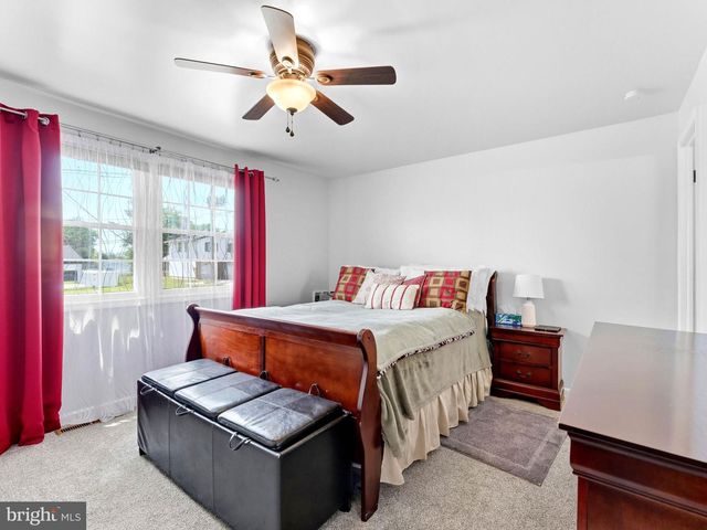 2212 CHESTNUT HILL DR, Cinnaminson, NJ 08077