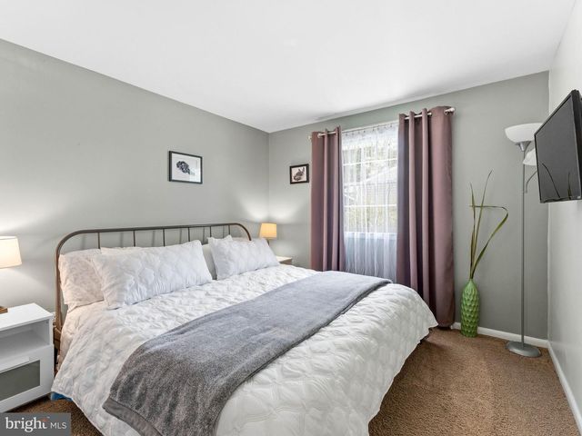 2212 CHESTNUT HILL DR, Cinnaminson, NJ 08077