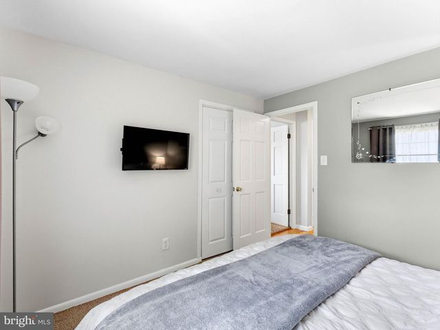 2212 CHESTNUT HILL DR, Cinnaminson, NJ 08077