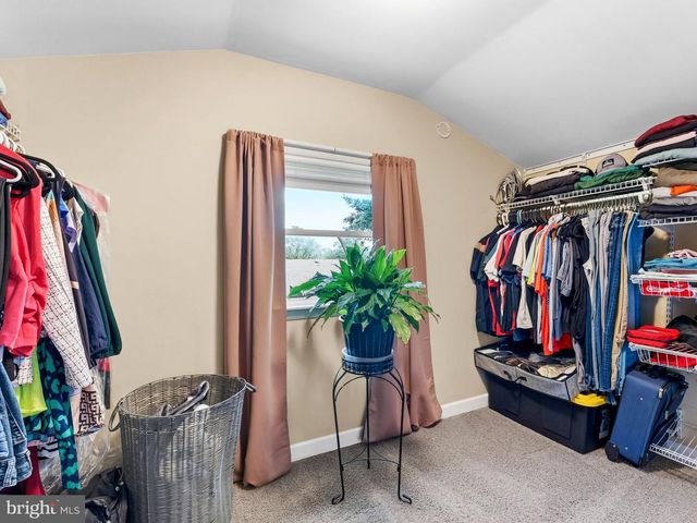 2212 CHESTNUT HILL DR, Cinnaminson, NJ 08077