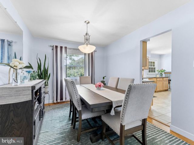 2212 CHESTNUT HILL DR, Cinnaminson, NJ 08077