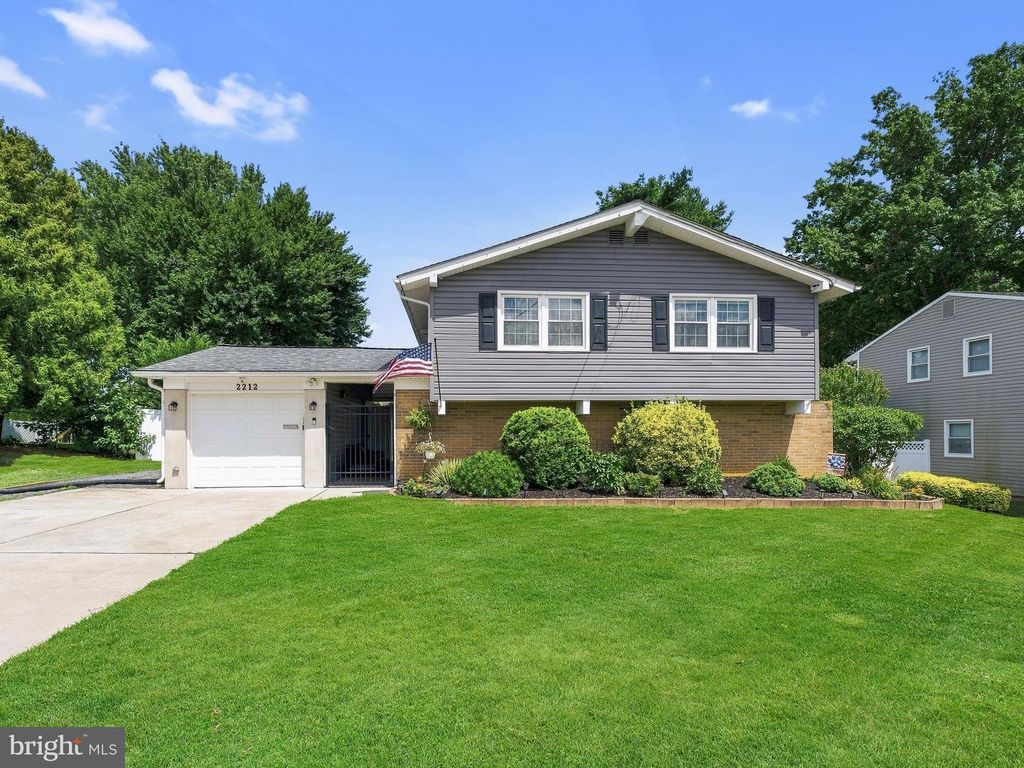 2212 CHESTNUT HILL DR, Cinnaminson, NJ 08077