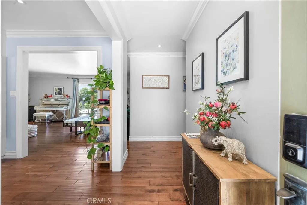 125 W Ronwood Street, Glendora, CA 91740