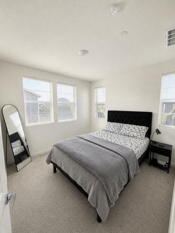 3050 Blue Cove Walk, Sacramento, CA 95833