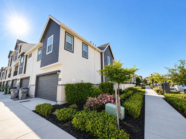 3050 Blue Cove Walk, Sacramento, CA 95833
