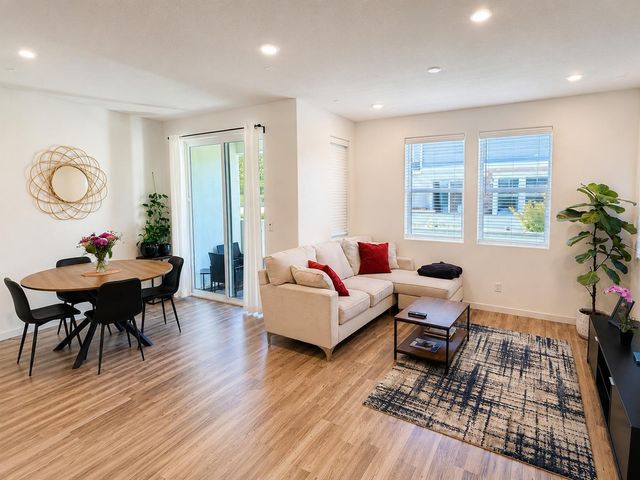 3050 Blue Cove Walk, Sacramento, CA 95833