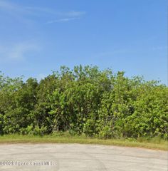 8 Stallion Court, Palm Bay, FL 32909