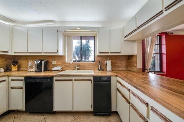 12524 Shoreline Drive 101, Wellington, FL 33414