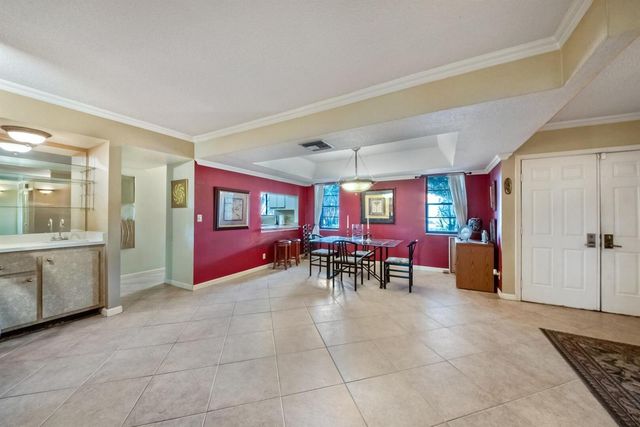 12524 Shoreline Drive 101, Wellington, FL 33414