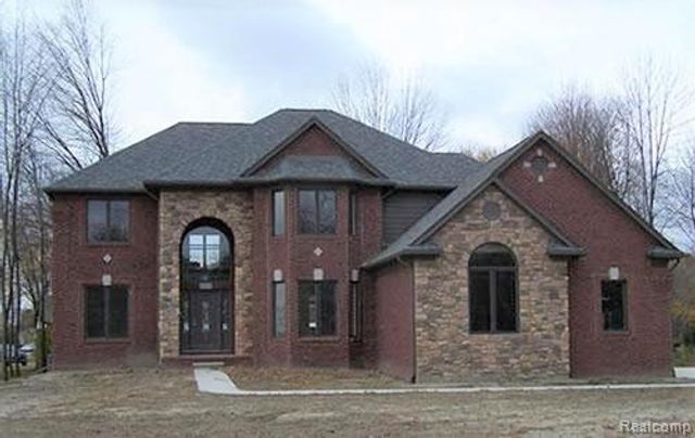 6831 John R Road, Troy, MI 48085