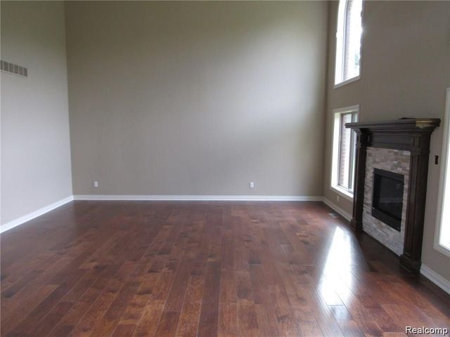 6831 John R Road, Troy, MI 48085