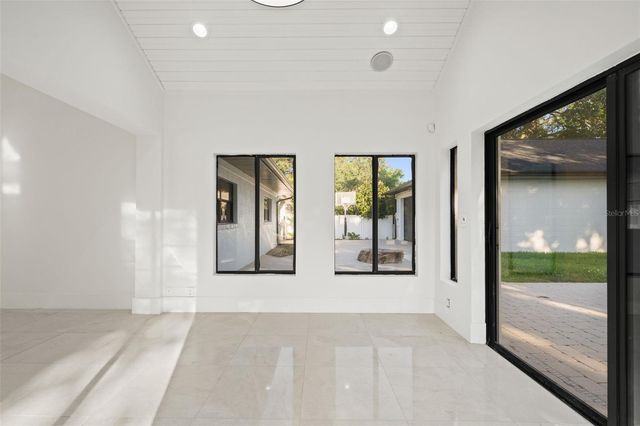 2521 LAKE ELLEN DRIVE, Tampa, FL 33618