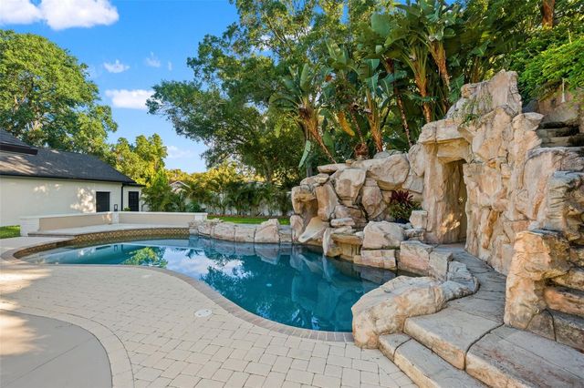 2521 LAKE ELLEN DRIVE, Tampa, FL 33618