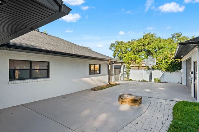2521 LAKE ELLEN DRIVE, Tampa, FL 33618