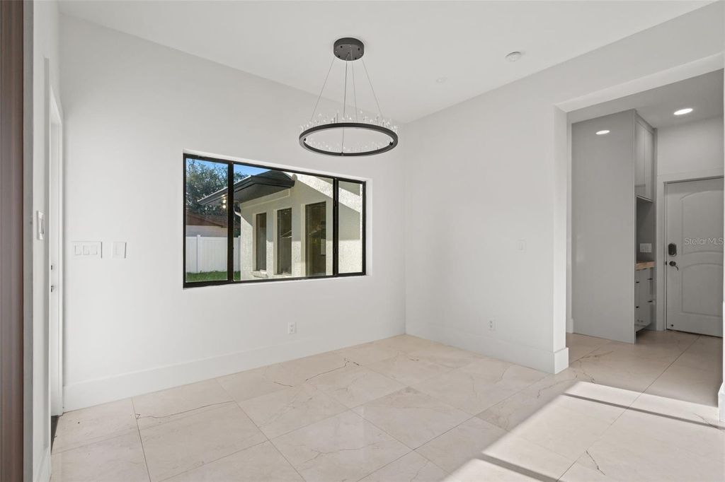 Image 22 of property listing at 2521 LAKE ELLEN DRIVE, Tampa, FL 33618