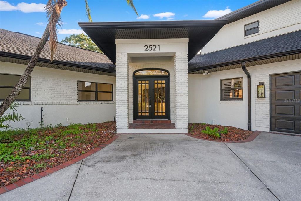 Image 52 of property listing at 2521 LAKE ELLEN DRIVE, Tampa, FL 33618