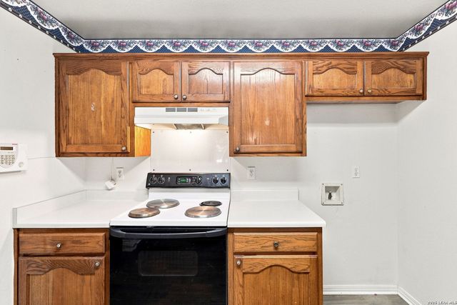 15 SHADOW CIR, New Braunfels, TX 78130
