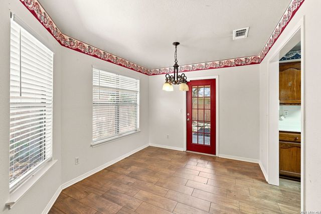 15 SHADOW CIR, New Braunfels, TX 78130