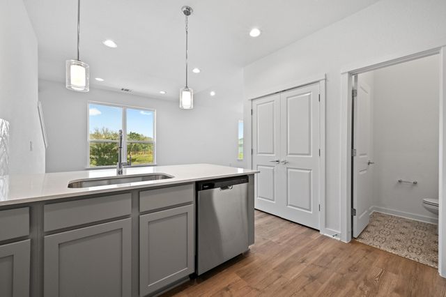 458 Orleanian DR B, Buda, TX 78610