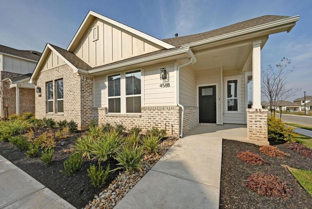 458 Orleanian DR B, Buda, TX 78610