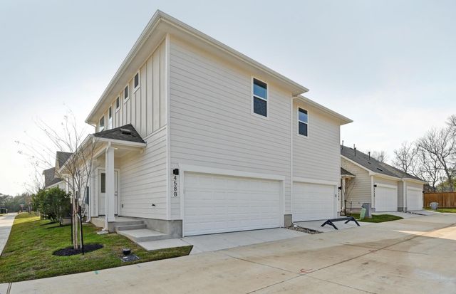 458 Orleanian DR B, Buda, TX 78610