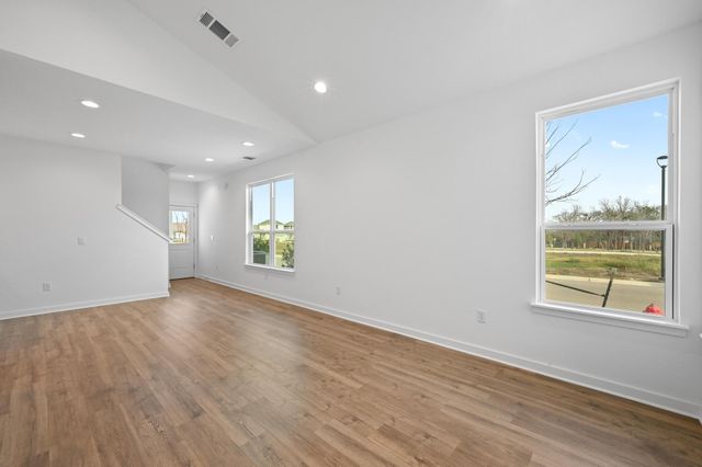 458 Orleanian DR B, Buda, TX 78610