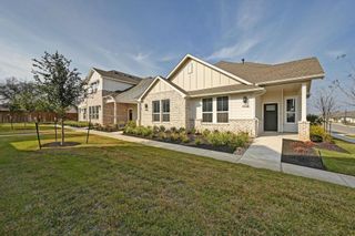 458 Orleanian DR B, Buda, TX 78610