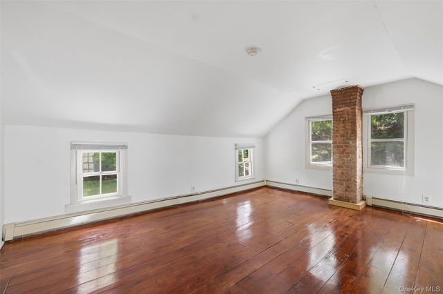 67 Kelly Street, Rhinecliff, NY 12574
