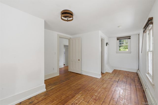 67 Kelly Street, Rhinecliff, NY 12574