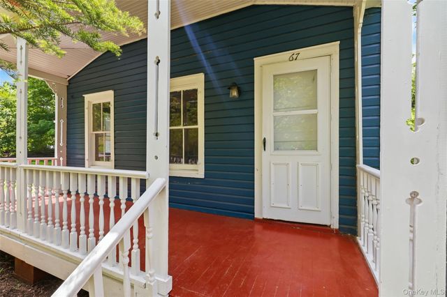 67 Kelly Street, Rhinecliff, NY 12574