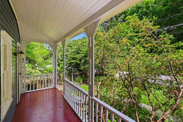 67 Kelly Street, Rhinecliff, NY 12574