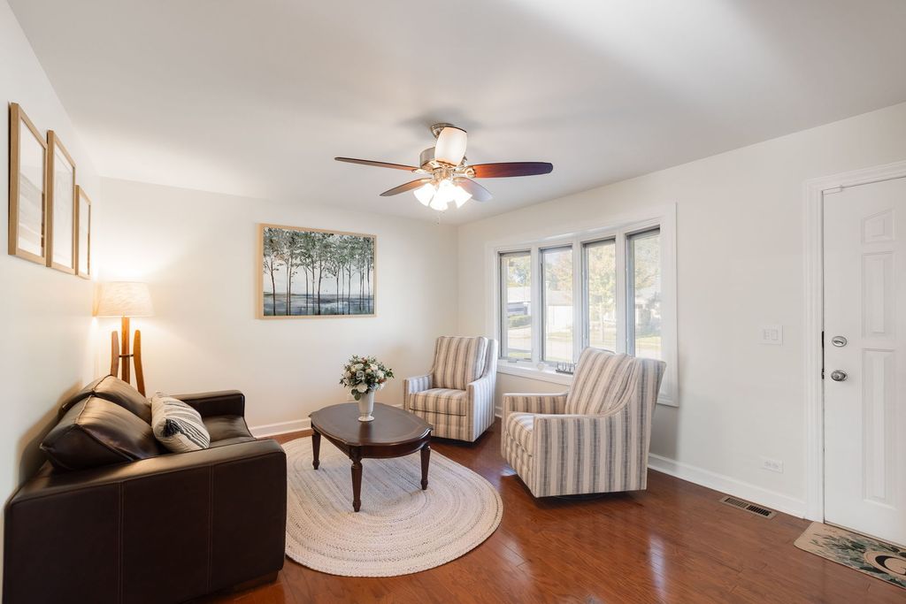 844 Voyager Drive, Bartlett, IL 60103 — photo 2