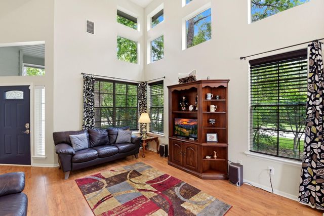 38 Dovewing Place, The Woodlands, TX 77382