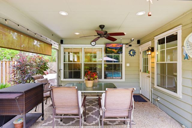 38 Dovewing Place, The Woodlands, TX 77382