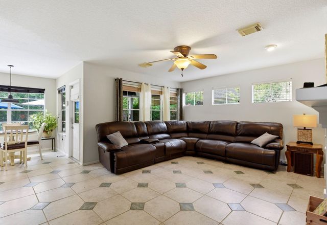 38 Dovewing Place, The Woodlands, TX 77382
